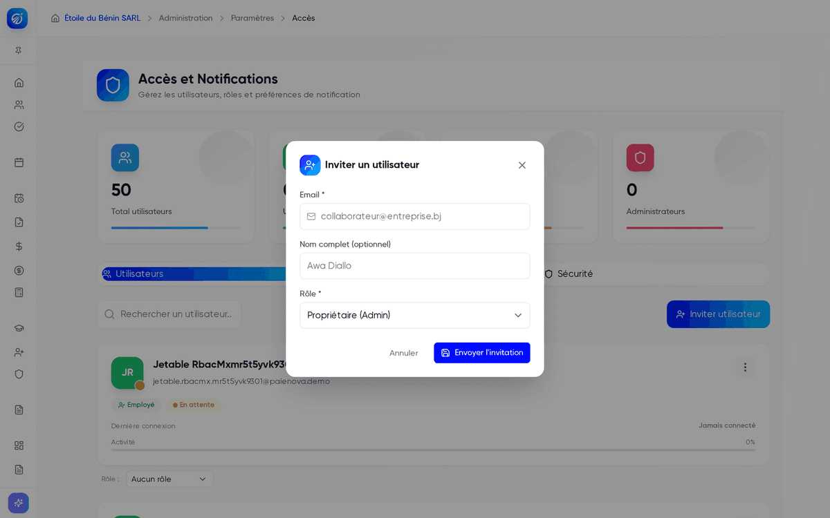 Fenêtre Inviter un utilisateur avec les champs email, nom complet et le sélecteur de rôle